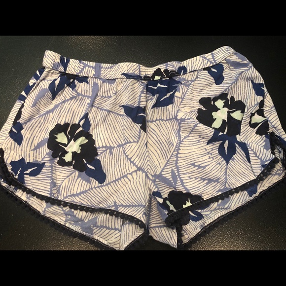 Floral AERIE Short Shorts - Picture 1 of 3